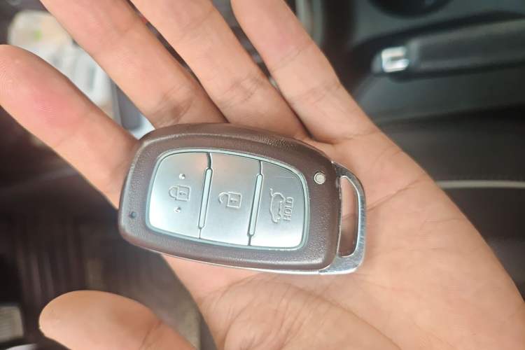 Used Hyundai ix25 2015 1.6L Automatic Two-Wheel Drive Smart GLS Trim Vehicle Key