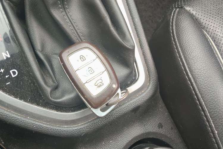 Used Hyundai ix25 2015 1.6L Automatic Two-Wheel Drive Smart GLS Trim Vehicle Key