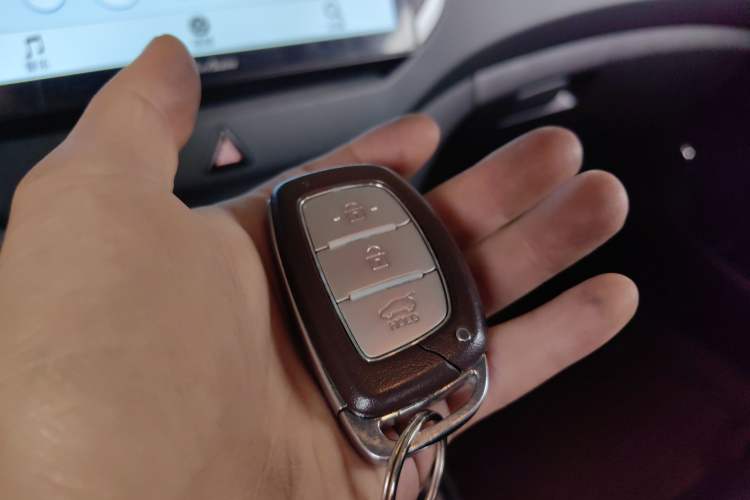 Used Hyundai ix25 2015 1.6L Automatic Two-Wheel Drive Smart GLS Trim Vehicle Key