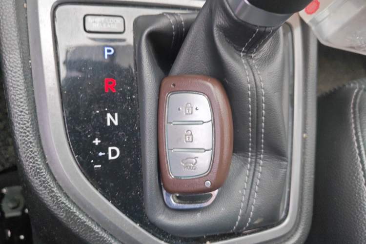 Used Hyundai ix25 2015 1.6L Automatic Two-Wheel-Drive Deluxe DLX Model Vehicle Key