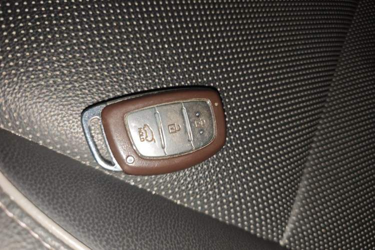 Used Hyundai ix25 2015 1.6L Automatic Two-Wheel Drive Smart GLS Trim Vehicle Key
