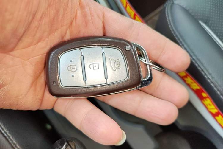 Used Hyundai ix25 2015 1.6L Automatic Two-Wheel Drive Smart GLS Trim Vehicle Key