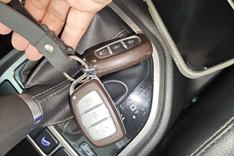 Used Hyundai ix25 2015 1.6L Automatic Two-Wheel-Drive Deluxe DLX Model Vehicle Key