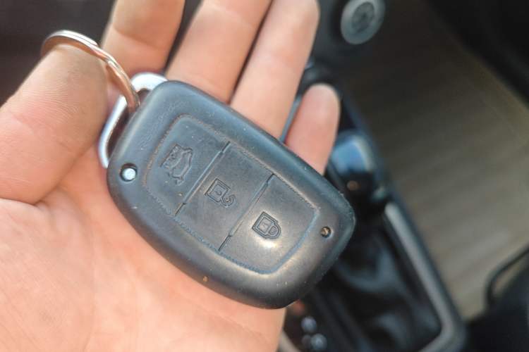 Used Hyundai ix25 2015 1.6L Automatic Two-Wheel Drive Smart GLS Trim Vehicle Key