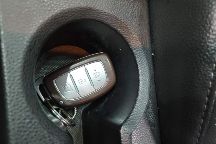 Used Hyundai ix25 2015 1.6L Automatic Two-Wheel Drive Smart GLS Trim Vehicle Key
