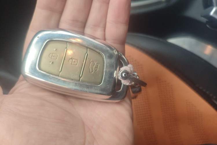 Used Hyundai ix25 2015 1.6L Automatic Two-Wheel-Drive Deluxe DLX Model Vehicle Key
