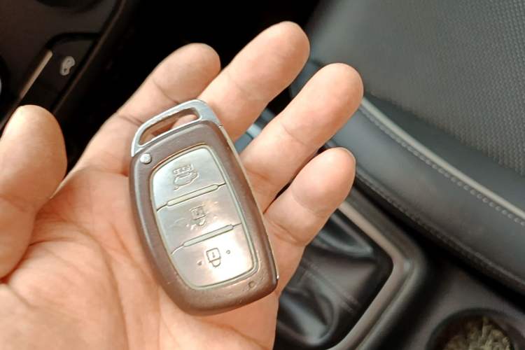 Used Hyundai ix25 2015 1.6L Automatic Two-Wheel Drive Smart GLS Trim Vehicle Key