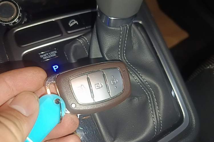 Used Hyundai ix25 2015 1.6L Automatic Two-Wheel Drive Smart GLS Trim Vehicle Key