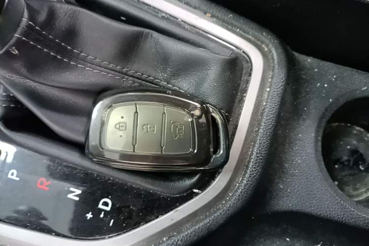 Used Hyundai ix25 2015 1.6L Automatic Two-Wheel Drive Smart GLS Trim Vehicle Key