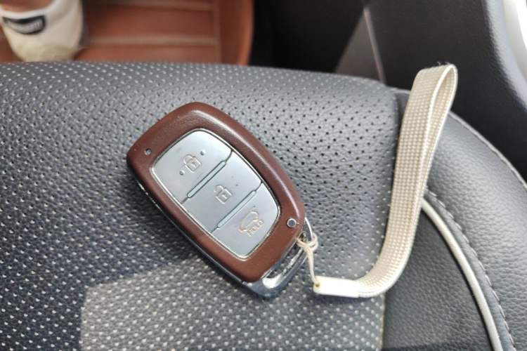 Used Hyundai ix25 2015 1.6L Automatic Two-Wheel-Drive Deluxe DLX Model Vehicle Key