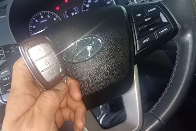 Used Hyundai ix25 2015 1.6L Automatic Two-Wheel-Drive Deluxe DLX Model Vehicle Key