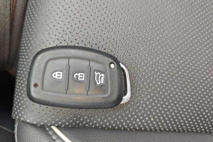 Used Hyundai ix25 2015 1.6L Automatic Two-Wheel Drive Smart GLS Trim Vehicle Key