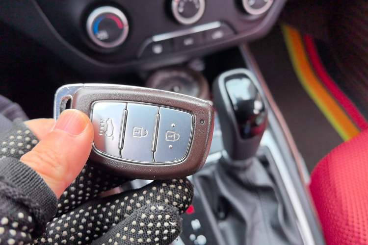 Used Hyundai ix25 2015 1.6L Automatic Two-Wheel Drive Smart GLS Trim Vehicle Key