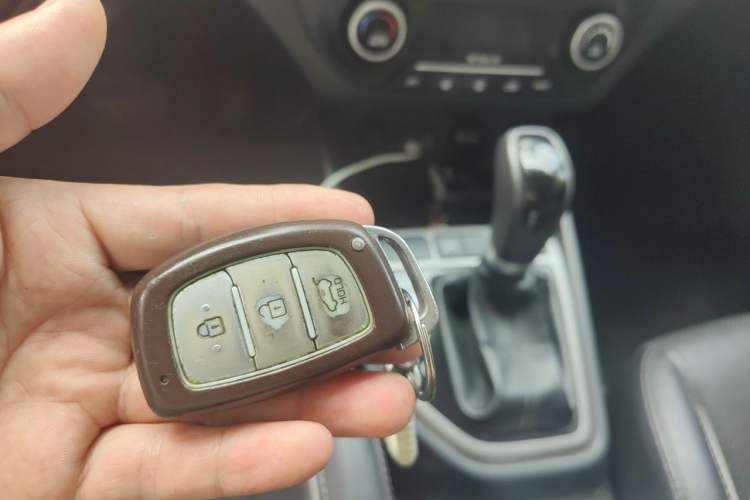 Used Hyundai ix25 2015 1.6L Automatic Two-Wheel-Drive Deluxe DLX Model Vehicle Key