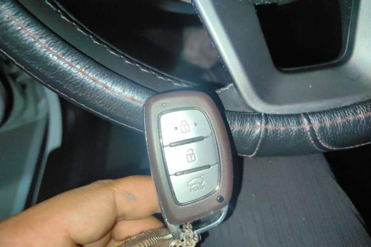 Used Hyundai ix25 2015 1.6L Automatic Two-Wheel Drive Smart GLS Trim Vehicle Key