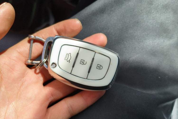 Used Hyundai ix25 2015 1.6L Automatic Two-Wheel Drive Smart GLS Trim Vehicle Key