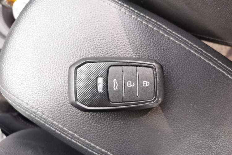Used Hyundai ix25 2015 1.6L Automatic Two-Wheel Drive Smart GLS Trim Vehicle Key