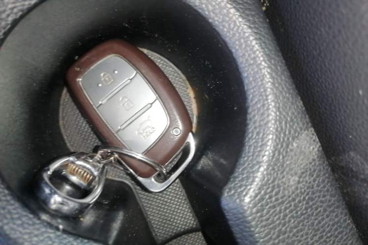 Used Hyundai ix25 2015 2.0L Automatic Two-Wheel Drive Intelligent GLS Vehicle Key