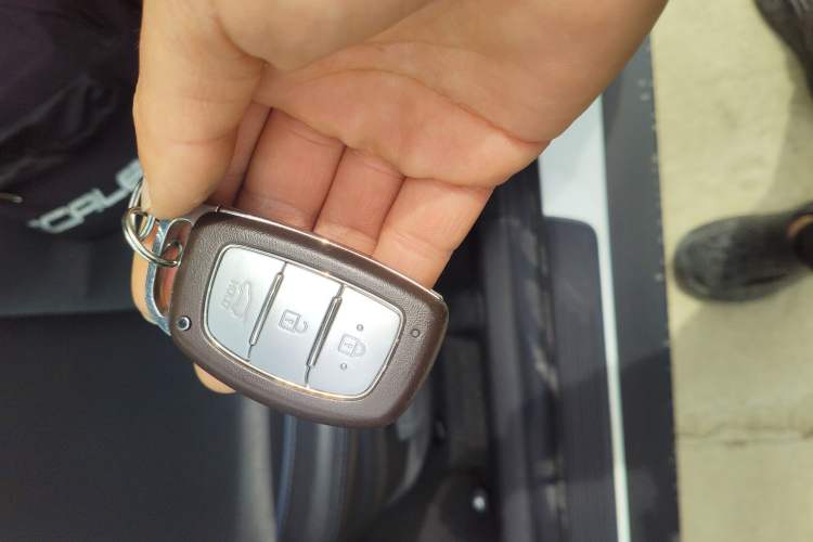 Used Hyundai ix25 2015 1.6L Automatic Two-Wheel Drive Smart GLS Trim Vehicle Key