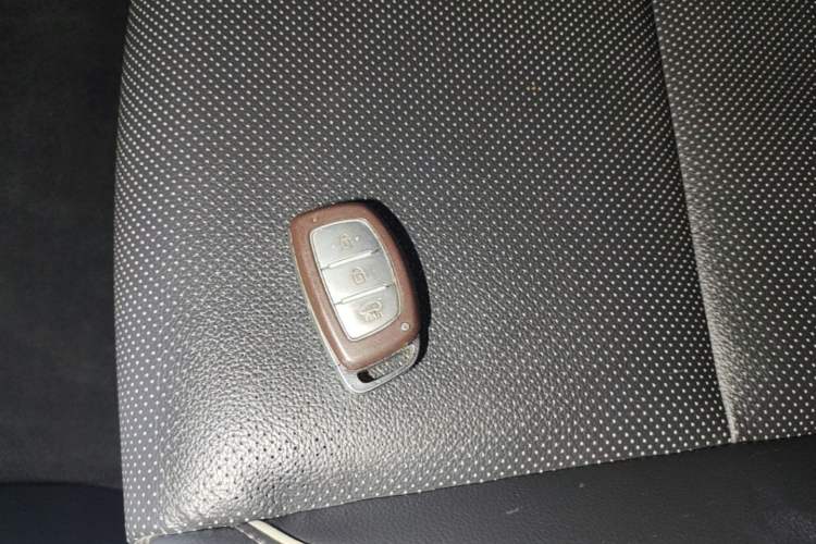 Used Hyundai ix25 2015 1.6L Automatic Two-Wheel Drive Smart GLS Trim Vehicle Key