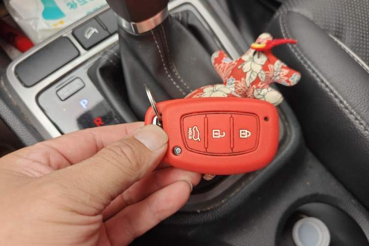 Used Hyundai ix25 2015 1.6L Automatic Two-Wheel Drive Smart GLS Trim Vehicle Key