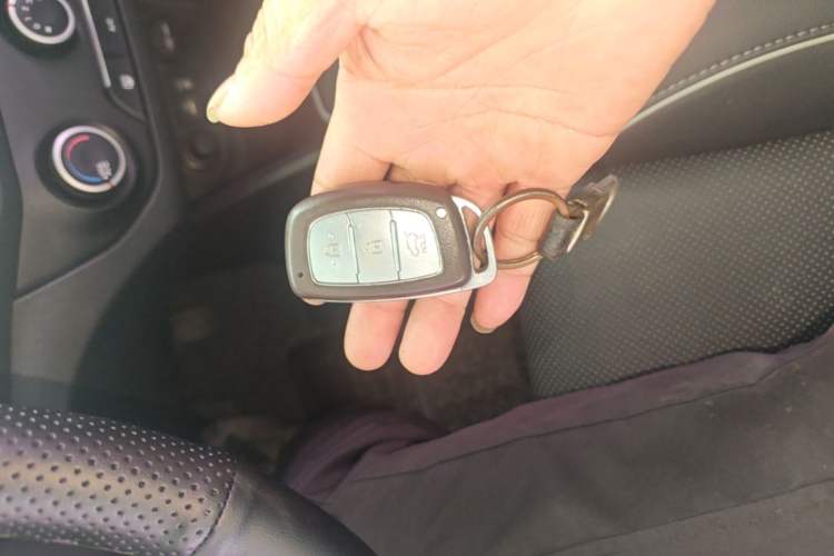 Used Hyundai ix25 2015 1.6L Automatic Two-Wheel Drive Smart GLS Trim Vehicle Key