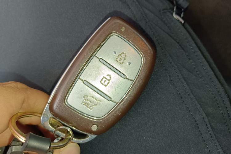 Used Hyundai ix25 2015 1.6L Automatic Two-Wheel Drive Smart GLS Trim Vehicle Key