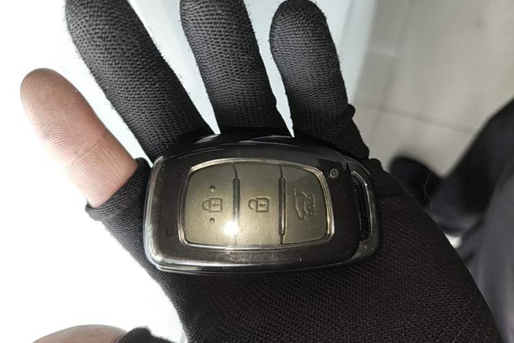 Used Hyundai ix25 2015 1.6L Automatic Two-Wheel Drive Smart GLS Trim Vehicle Key