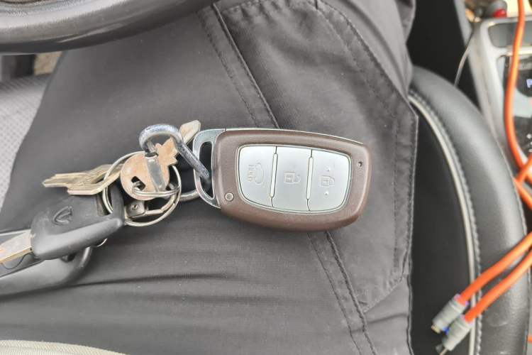 Used Hyundai ix25 2015 1.6L Automatic Two-Wheel Drive Smart GLS Trim Vehicle Key