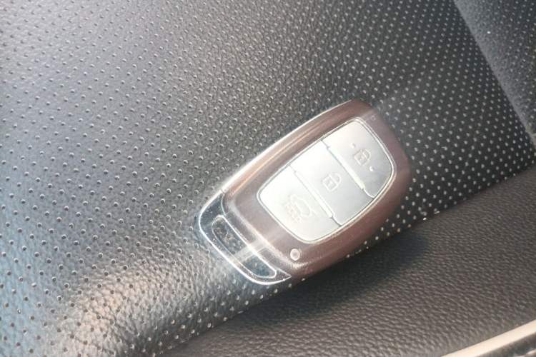 Used Hyundai ix25 2015 1.6L Automatic Two-Wheel Drive Smart GLS Trim Vehicle Key