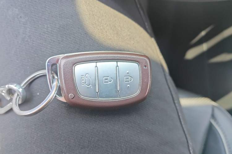 Used Hyundai ix25 2015 1.6L Automatic Two-Wheel Drive Smart GLS Trim Vehicle Key
