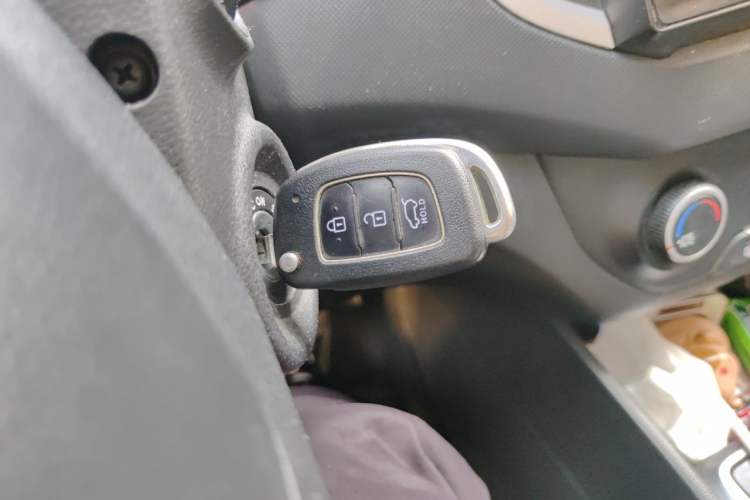Used Hyundai ix25 2015 1.6L Automatic Two-Wheel Drive Fashionable GS Model Vehicle Key