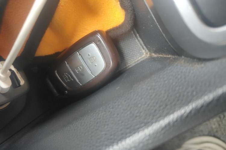 Used Hyundai ix25 2015 1.6L Automatic Two-Wheel-Drive Deluxe DLX Model Vehicle Key