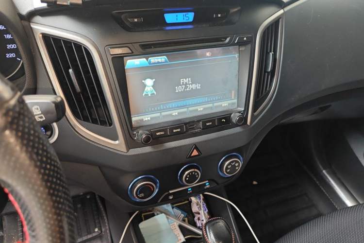 Used Hyundai ix25 2015 1.6L Automatic Two-Wheel Drive Smart GLS Trim Audio And AC Panel