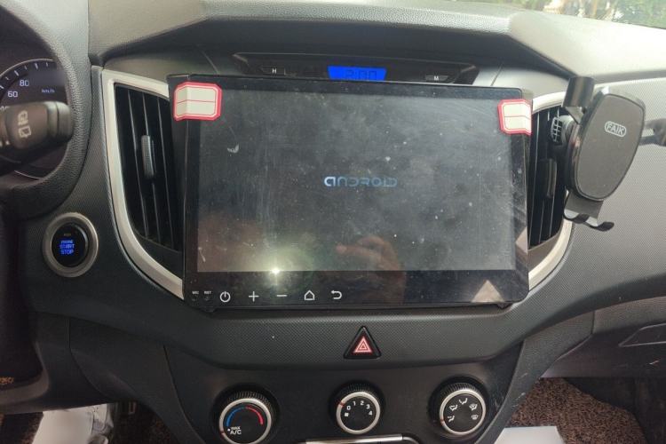 Used Hyundai ix25 2015 1.6L Automatic Two-Wheel Drive Smart GLS Trim Audio And AC Panel