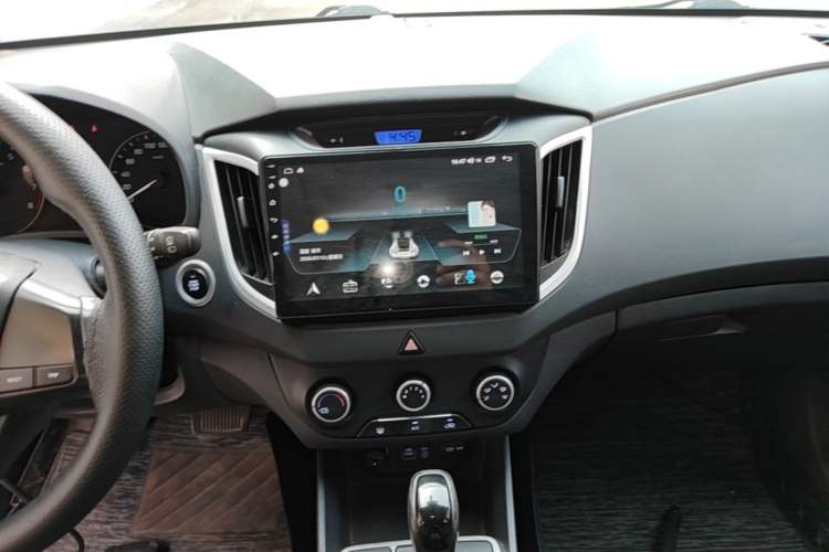 Used Hyundai ix25 2015 1.6L Automatic Two-Wheel Drive Smart GLS Trim Audio And AC Panel