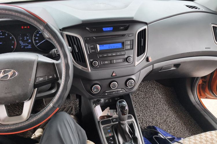 Used Hyundai ix25 2015 1.6L Automatic Two-Wheel Drive Smart GLS Trim Audio And AC Panel