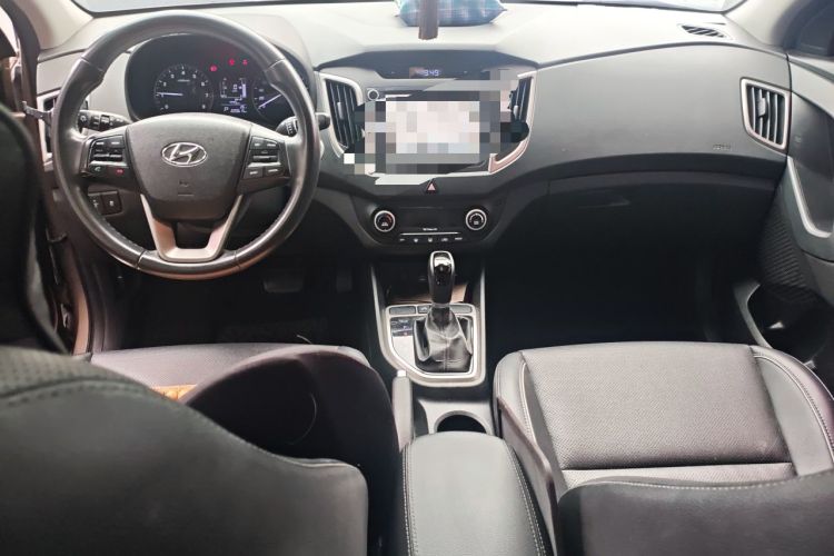Used Hyundai ix25 2015 1.6L Automatic Two-Wheel-Drive Deluxe DLX Model Audio And AC Panel