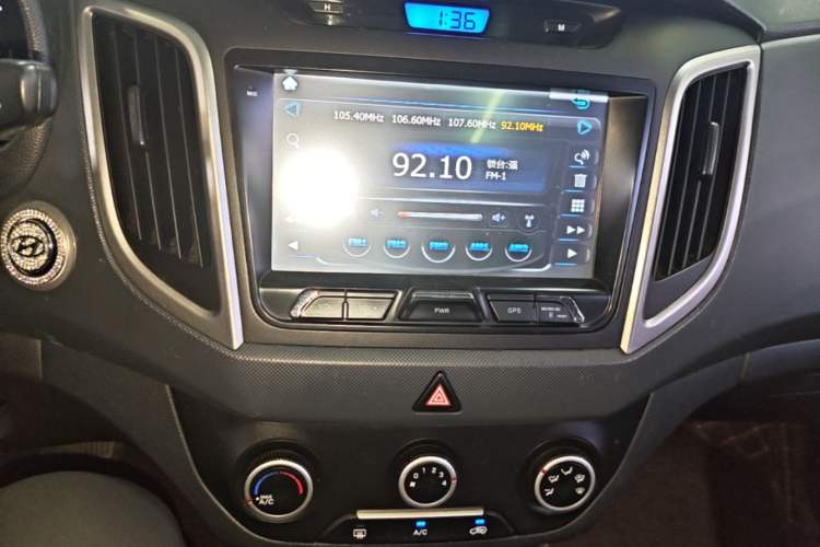 Used Hyundai ix25 2015 1.6L Automatic Two-Wheel Drive Smart GLS Trim Audio And AC Panel