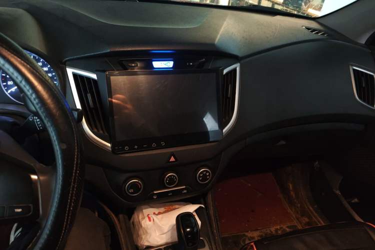 Used Hyundai ix25 2015 1.6L Automatic Two-Wheel Drive Smart GLS Trim Audio And AC Panel