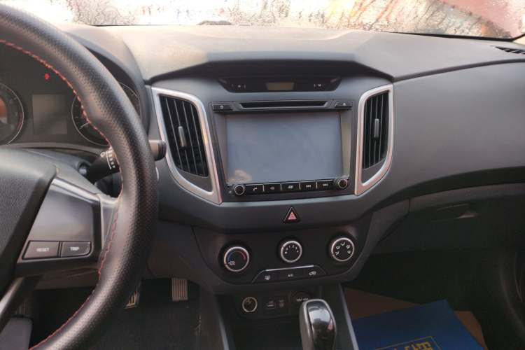Used Hyundai ix25 2015 1.6L Automatic Two-Wheel Drive Smart GLS Trim Audio And AC Panel