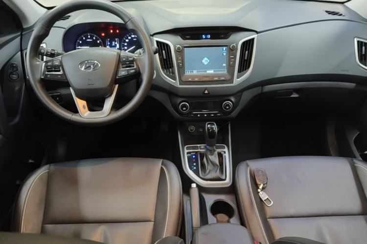 Used Hyundai ix25 2015 2.0L Automatic Two-Wheel Drive Intelligent GLS Center Console