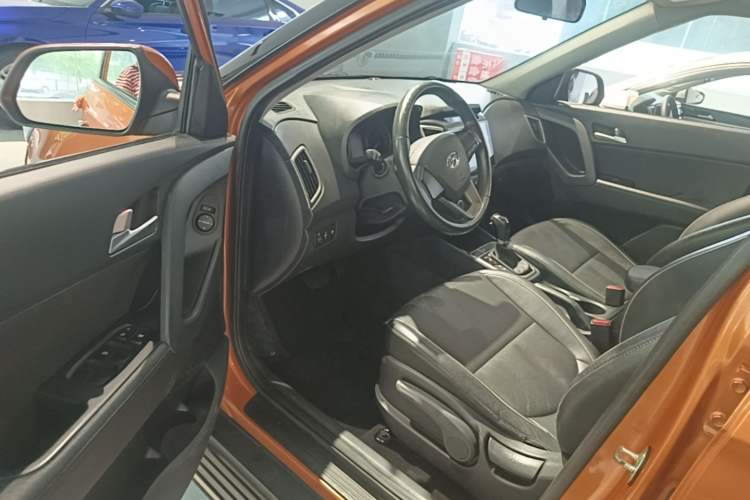 Used Hyundai ix25 2015 1.6L Automatic Two-Wheel Drive Smart GLS Trim Driver Seat