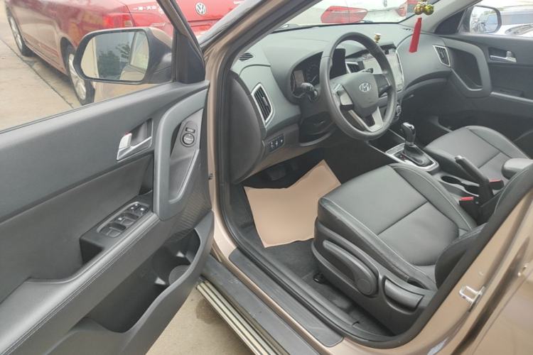 Used Hyundai ix25 2015 1.6L Automatic Two-Wheel Drive Smart GLS Trim Driver Seat
