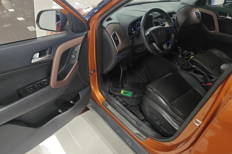 Used Hyundai ix25 2015 2.0L Automatic 4x4 Deluxe DLX Driver Seat