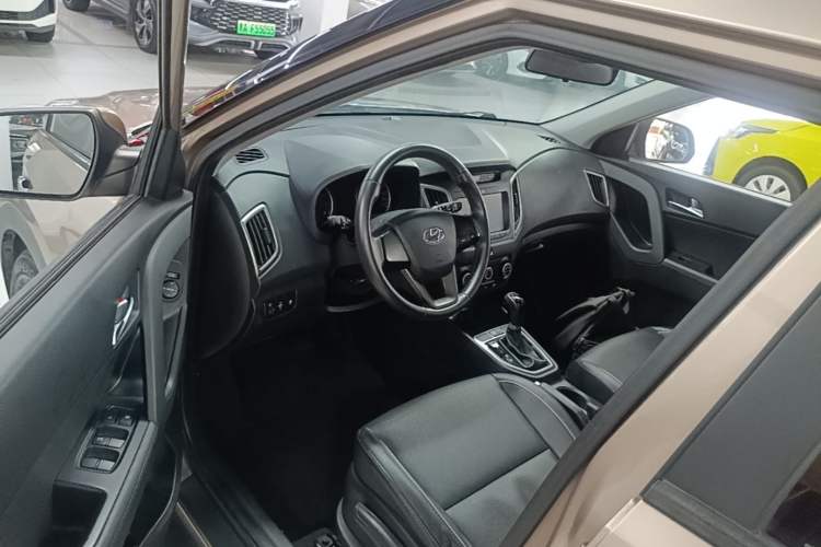 Used Hyundai ix25 2015 1.6L Automatic Two-Wheel Drive Smart GLS Trim Driver Seat