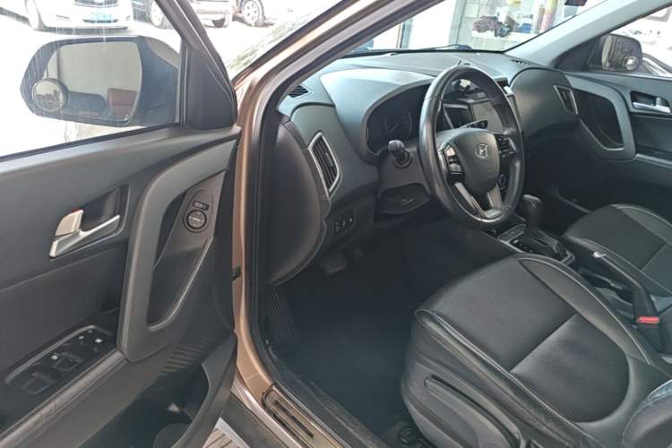 Used Hyundai ix25 2015 1.6L Automatic Two-Wheel Drive Smart GLS Trim Driver Seat