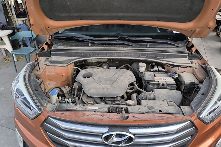 Used Hyundai ix25 2015 1.6L Automatic Two-Wheel-Drive Deluxe DLX Model Engine Bay