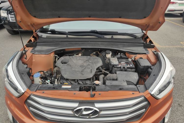 Used Hyundai ix25 2015 1.6L Automatic Two-Wheel Drive Smart GLS Trim Engine Bay