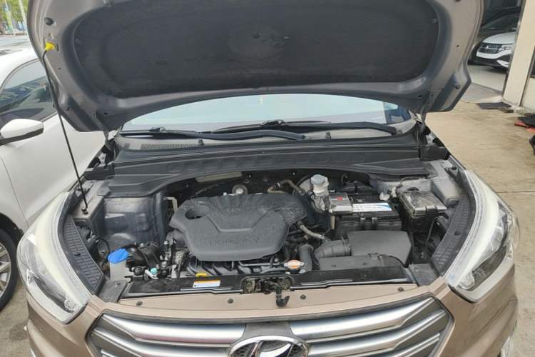 Used Hyundai ix25 2015 1.6L Automatic Two-Wheel Drive Smart GLS Trim Engine Bay